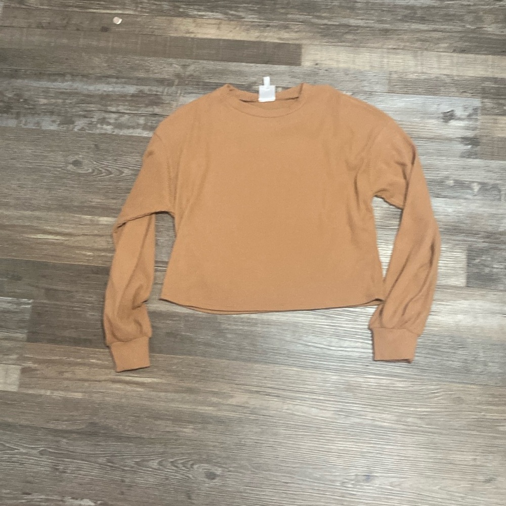 women's tan long sleeve crop top